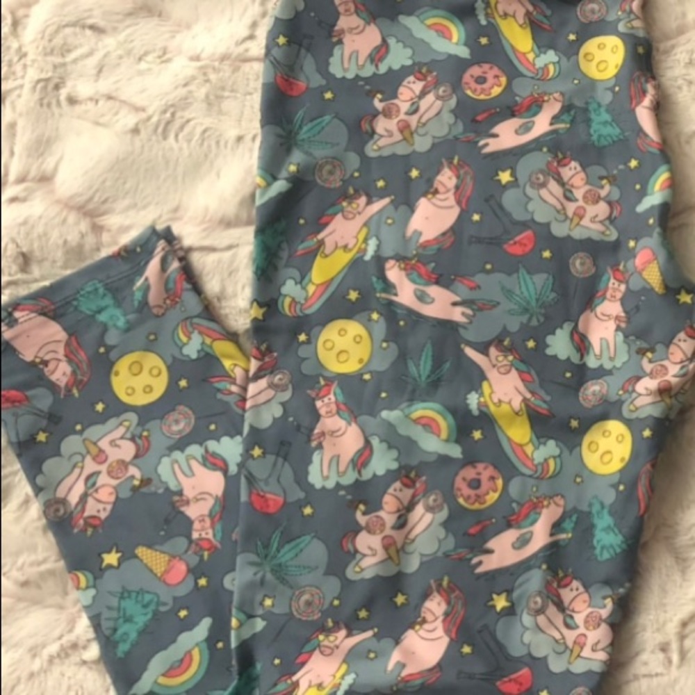 Buttery soft cannabis leggings